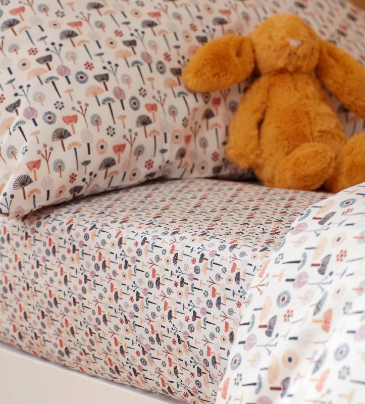 Queen - Size Sheet Sets with a European Pillowcase SetMolly Meadow 100% Organic Cotton Cot Bed Fitted Sheet Queen - Size Sheet Sets with a European Pillowcase SetMolly Meadow 100% Organic Cotton Cot Bed Fitted Sheet