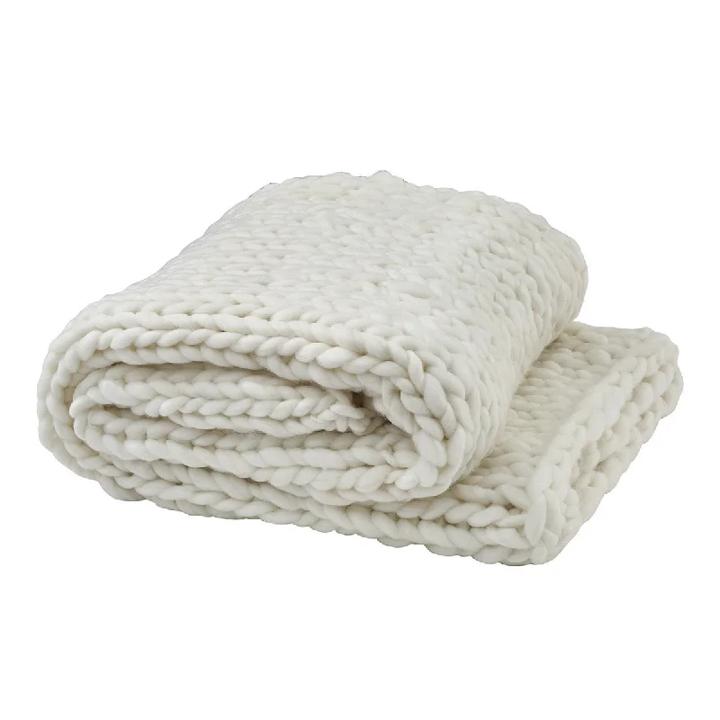 Disney character themed kids blankets​Chunky Knit Throw - White