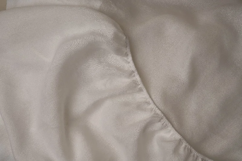 Wrinkle - Free Polyester Sheets for a Low - Maintenance BedLino Primo | Fitted Sheet