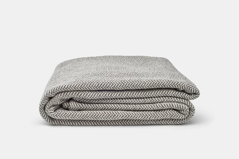 Solar - powered rechargeable heated blanketsCashmere blankets for ultimate softness and luxuryAmerican Blossom Linens Herringbone Weave Cotton Blanket Solar - powered rechargeable heated blanketsCashmere blankets for ultimate softness and luxuryAmerican Blossom Linens Herringbone Weave Cotton Blanket