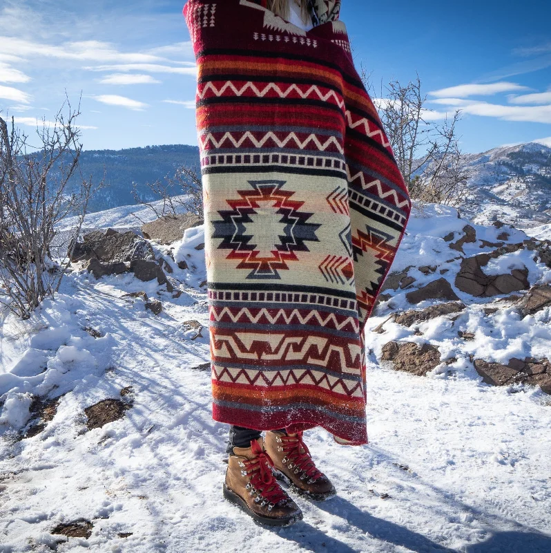 Outdoor stadium seat warm - up blanketsChenille blankets with a thick and fuzzy textureAlpaca Threadz Andean Alpaca Wool Blanket - Wildfire Outdoor stadium seat warm - up blanketsChenille blankets with a thick and fuzzy textureAlpaca Threadz Andean Alpaca Wool Blanket - Wildfire
