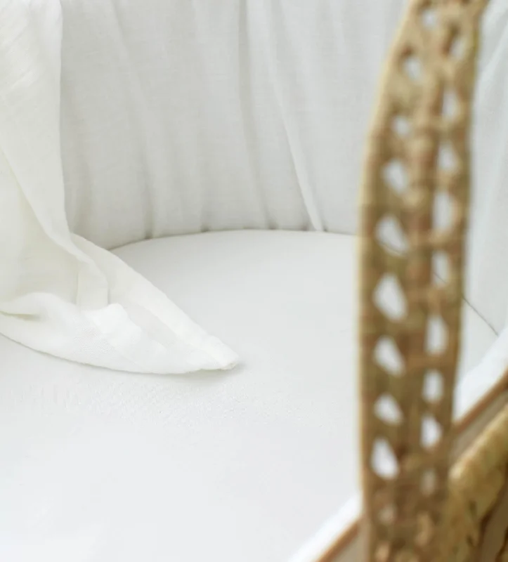 Queen - Size Sheet Sets with a European Pillowcase SetWhite 100% Organic Cotton Moses Basket Fitted Sheet