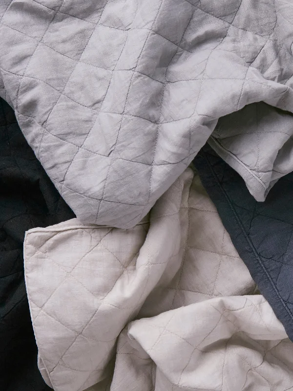 Anti - Pill Microfiber Sheets for a Smooth AppearanceIda Swatch