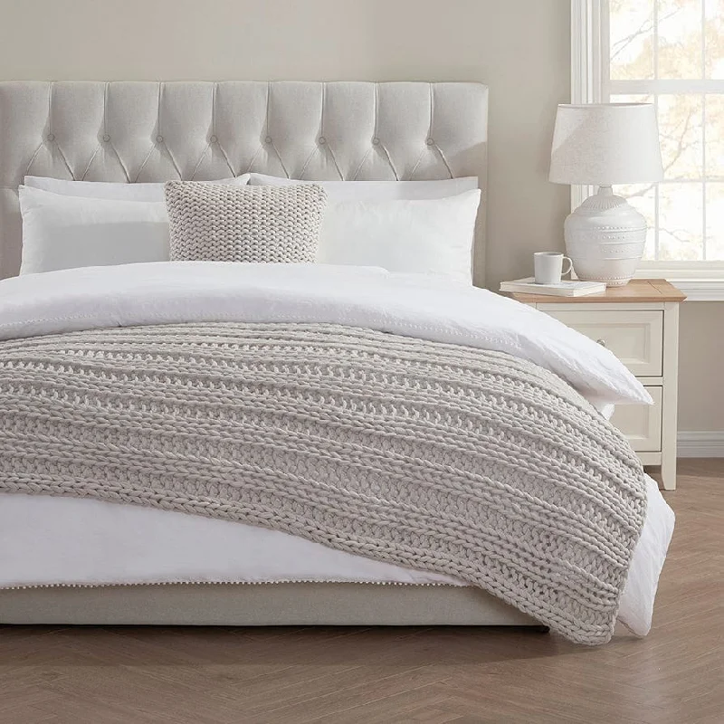 Anti - static acrylic blankets for sensitive skin​Microfiber blankets that are durable and easy to care forMontreal Throw 59" x 79" - Natural