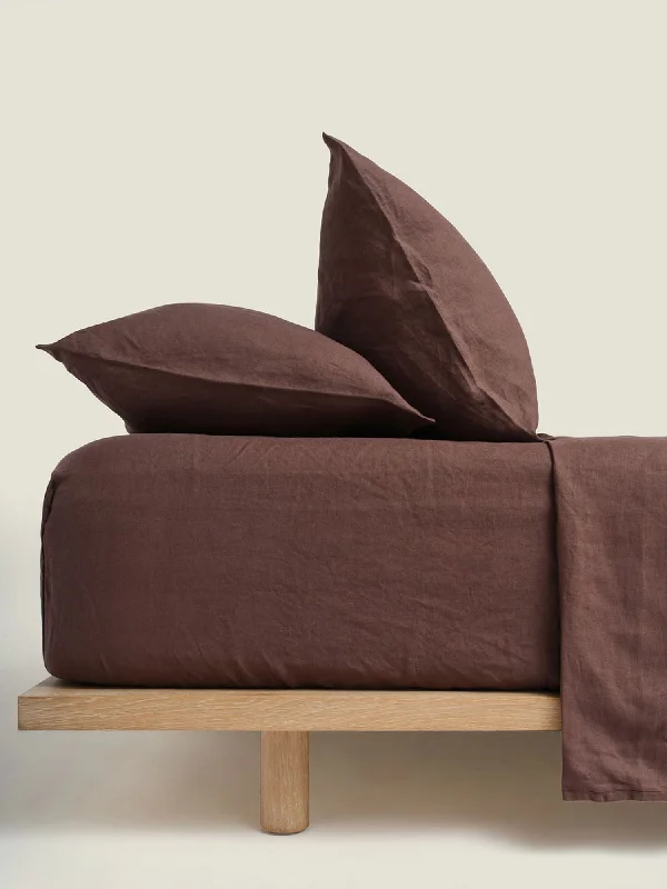 King - Size Sheet Sets with a Decorative Pillow Set100% Linen Fitted Sheet in Chocolate King - Size Sheet Sets with a Decorative Pillow Set100% Linen Fitted Sheet in Chocolate