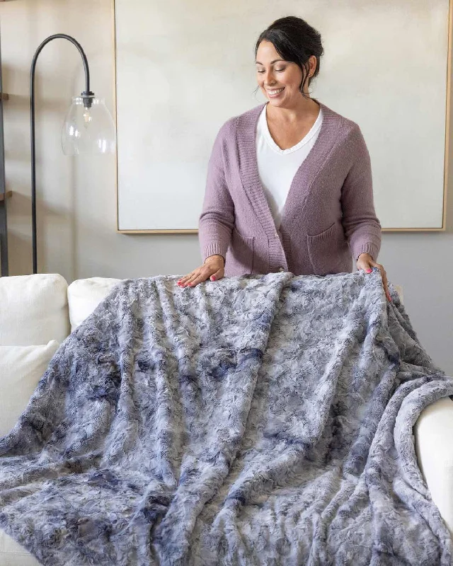 Flannel Christmas - themed holiday blanketsCotton blankets for breathability and a lightweight feelLuxury Minky Blankets Flannel Christmas - themed holiday blanketsCotton blankets for breathability and a lightweight feelLuxury Minky Blankets