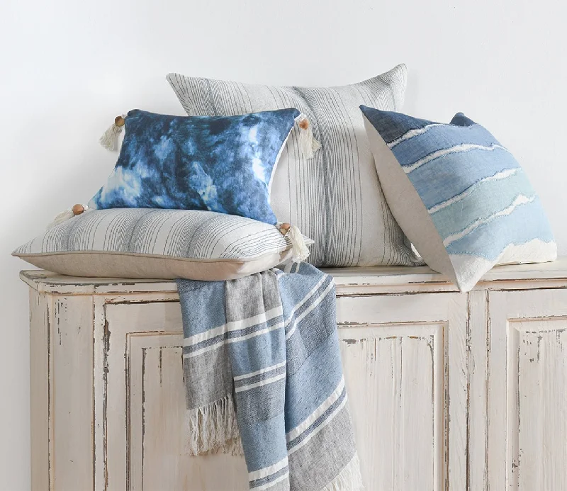 Waterproof picnic blankets with carrying handleMicrofiber blankets that are durable and easy to care forVilla by Classic Home Lima Stripe Throw Blanket Waterproof picnic blankets with carrying handleMicrofiber blankets that are durable and easy to care forVilla by Classic Home Lima Stripe Throw Blanket