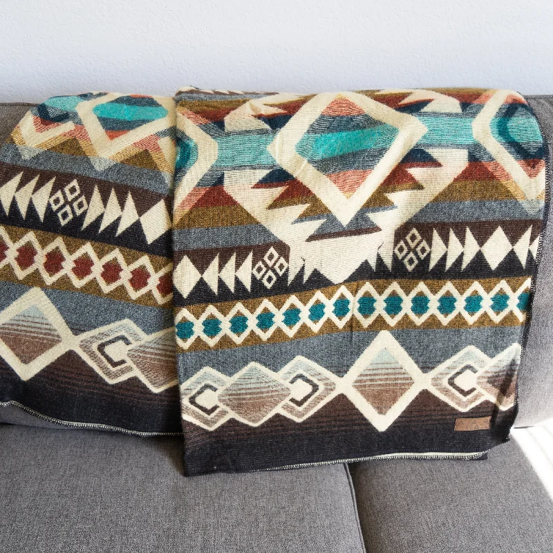 Queen - size down alternative comforter blanketsCotton blankets for breathability and a lightweight feelAlpaca Threadz Andean Alpaca Wool Blanket - Inca Queen - size down alternative comforter blanketsCotton blankets for breathability and a lightweight feelAlpaca Threadz Andean Alpaca Wool Blanket - Inca
