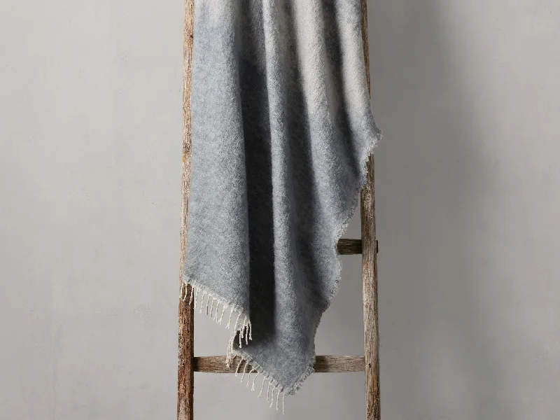 Beach - friendly quick - drying nylon blanketsQueen - size blankets for standard - sized bedsSaraya Throw Beach - friendly quick - drying nylon blanketsQueen - size blankets for standard - sized bedsSaraya Throw