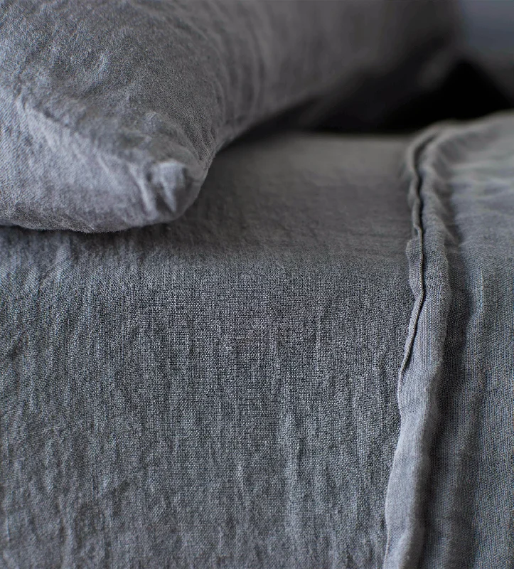 Hypoallergenic Silk Sheets for Sensitive SleepersFrench Blue 100% Linen Fitted Sheet