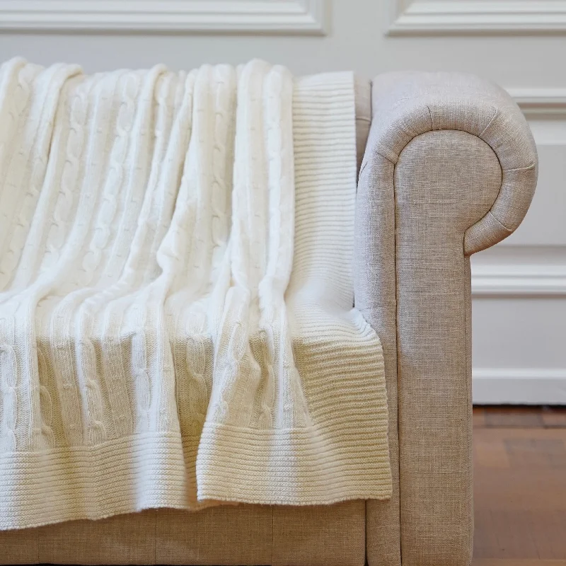 Christmas tree - shaped holiday decorative blankets​Treccia Wool & Cashmere Throw