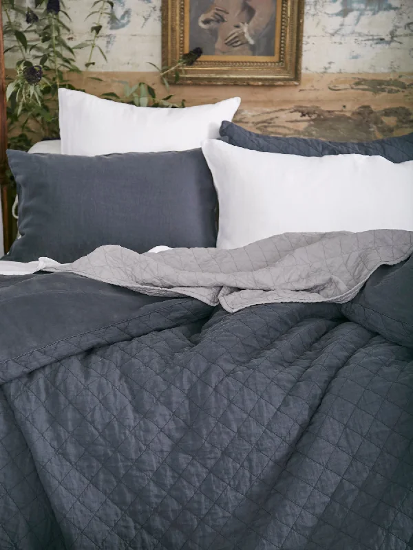 Wrinkle - Free Polyester Sheets for a Low - Maintenance BedIda Duvet Cover