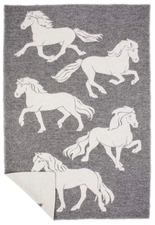 Outdoor hammock - friendly lightweight blanketsMohair blankets with a unique sheen and softnessÁlafoss Wool Blanket - Jaquard Horse (0103) Outdoor hammock - friendly lightweight blanketsMohair blankets with a unique sheen and softnessÁlafoss Wool Blanket - Jaquard Horse (0103)