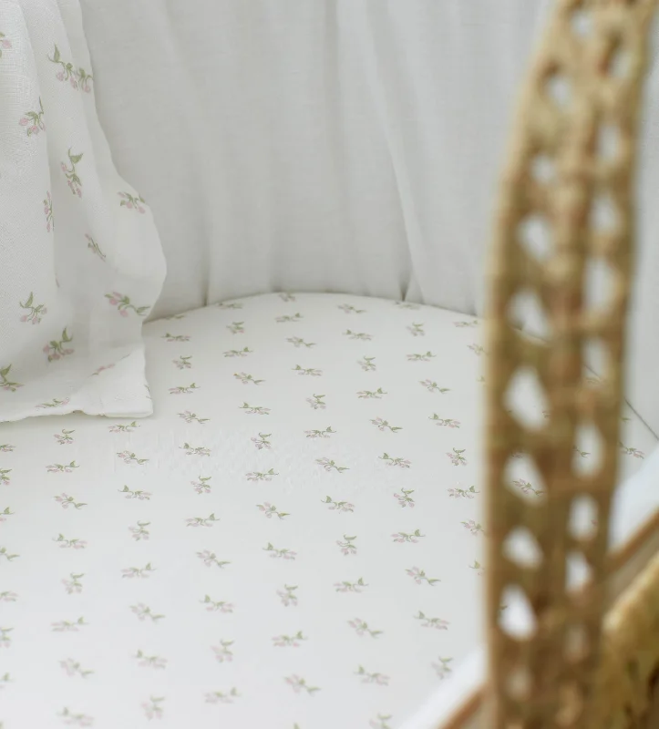 Jersey - Knit Sheets for a Comfortable and Casual BedWhite Fleur 100% Organic Cotton Moses Basket Fitted Sheet