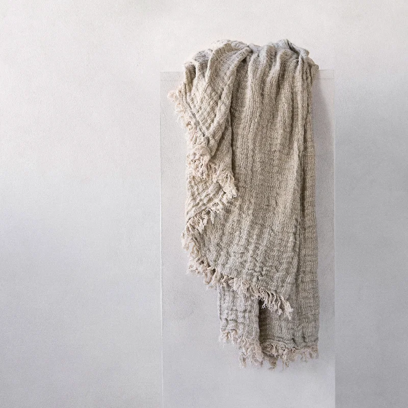 Outdoor hammock - friendly lightweight blanketsCrush Linen Throw Blanket - Argent Melange Outdoor hammock - friendly lightweight blanketsCrush Linen Throw Blanket - Argent Melange