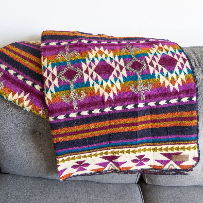 Outdoor picnic checkered gingham blanketsCashmere blankets for ultimate softness and luxuryAlpaca Threadz Andean Alpaca Wool Blanket - Amethyst Outdoor picnic checkered gingham blanketsCashmere blankets for ultimate softness and luxuryAlpaca Threadz Andean Alpaca Wool Blanket - Amethyst