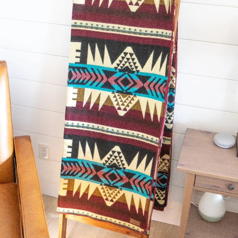 Flannel Christmas - themed holiday blanketsSilk blankets with a smooth and elegant touchAlpaca Threadz Andean Alpaca Wool Blanket - Southwest Flannel Christmas - themed holiday blanketsSilk blankets with a smooth and elegant touchAlpaca Threadz Andean Alpaca Wool Blanket - Southwest