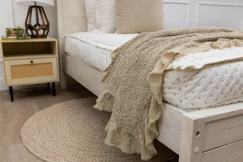 Traditional patchwork quilted bed blankets​Mia Throw