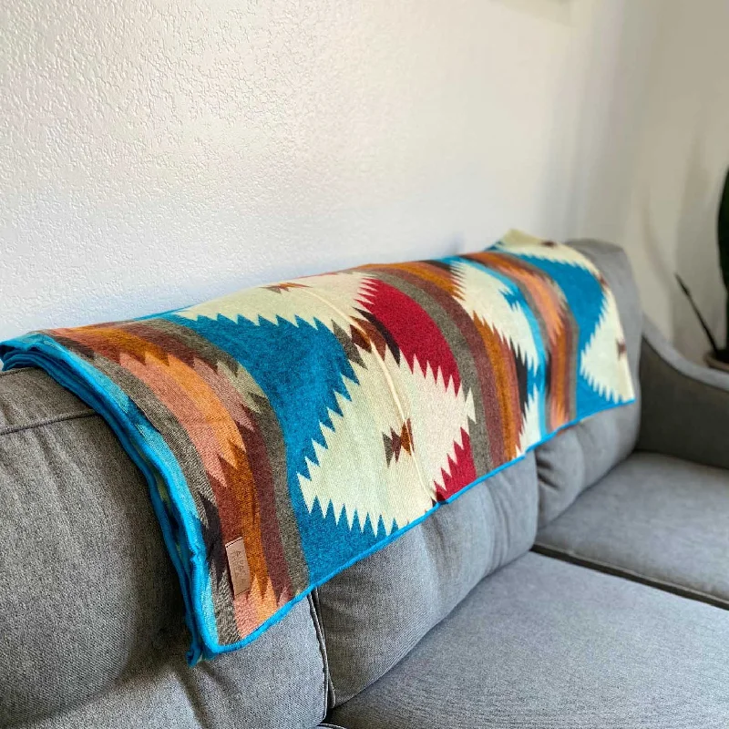 Elegant silk - lined satin throw blanketsSilk blankets with a smooth and elegant touchAlpaca Threadz Andean Alpaca Wool Blanket - Boho Elegant silk - lined satin throw blanketsSilk blankets with a smooth and elegant touchAlpaca Threadz Andean Alpaca Wool Blanket - Boho