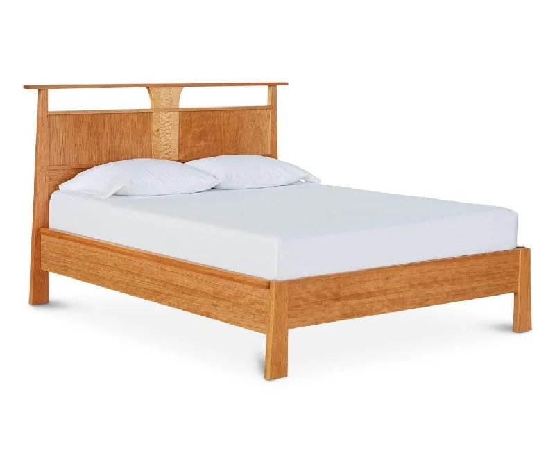 Natural latex and organic cotton blend mattressesWood Castle Reflections Bed