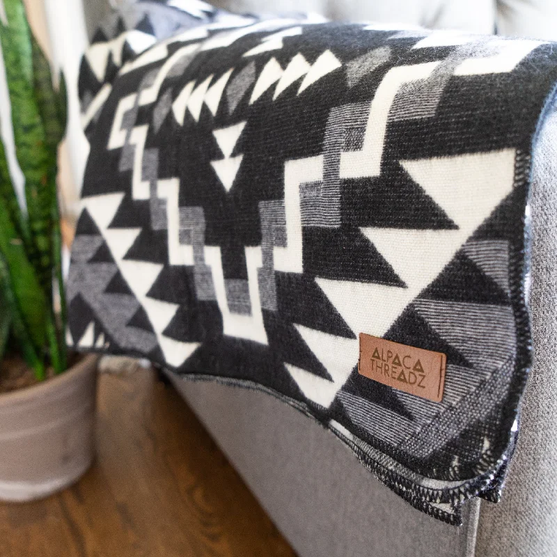 Outdoor picnic checkered gingham blanketsChenille blankets with a thick and fuzzy textureAlpaca Threadz Andean Alpaca Wool Blanket - Black Chakana Outdoor picnic checkered gingham blanketsChenille blankets with a thick and fuzzy textureAlpaca Threadz Andean Alpaca Wool Blanket - Black Chakana