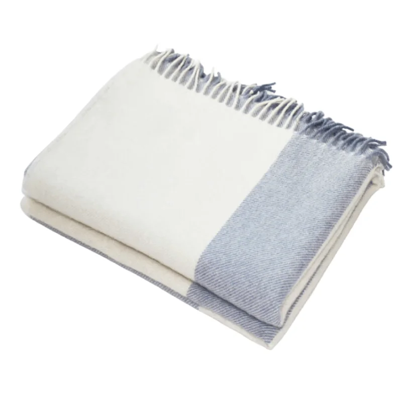 Luxury cashmere winter blanketsBamboo fiber blankets with natural antibacterial propertiesLight Blue Striped Alpaca & Merino Wool Throw Blanket Luxury cashmere winter blanketsBamboo fiber blankets with natural antibacterial propertiesLight Blue Striped Alpaca & Merino Wool Throw Blanket