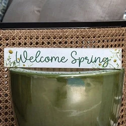 Bed skirts with a geometric print for a modern aestheticWelcome Spring Watercolor Daisies Block