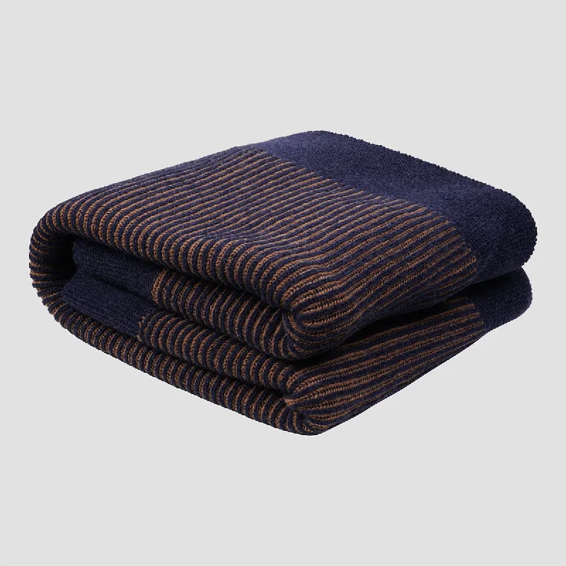 Cartoon - themed fleece kids bedroom blankets​Navy Striped Knitted Throw