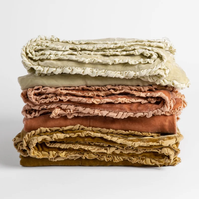 Queen - size down alternative comforter blankets​Carmen Blanket