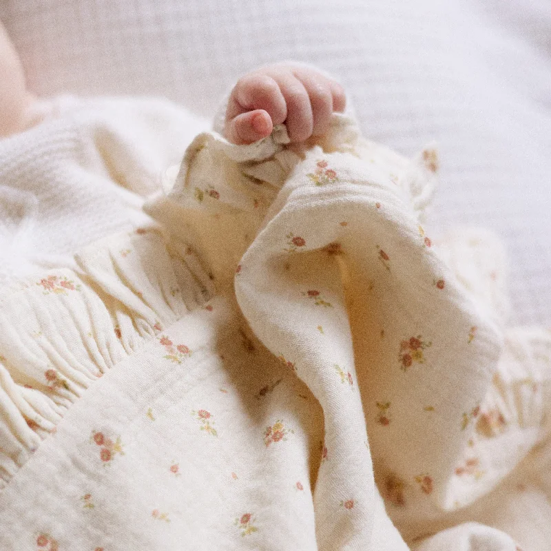 Velvet touch softness decorative blankets​Baby blanket - Beige Flowers