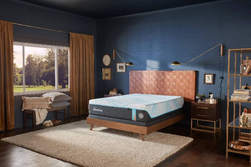 Hybrid mattresses combining foam and innerspring technologyTempur-Pedic LuxeBreeze® Firm Mattress Hybrid mattresses combining foam and innerspring technologyTempur-Pedic LuxeBreeze® Firm Mattress