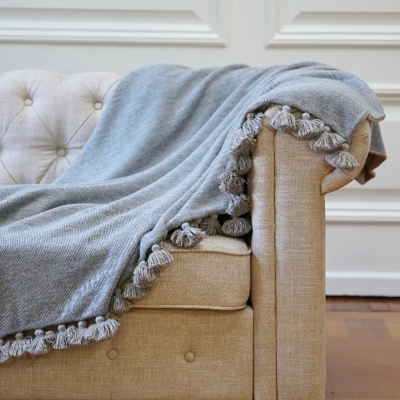 Outdoor stadium seat warm - up blankets​Bali Baby Alpaca Reversible Throw