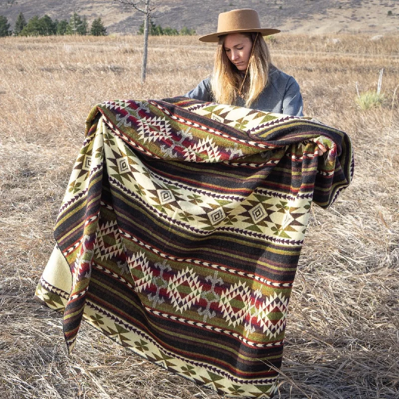 Fleece - backed waterproof car seat blanketsQueen - size blankets for standard - sized bedsAlpaca Threadz Andean Alpaca Wool Blanket - Cactus Fleece - backed waterproof car seat blanketsQueen - size blankets for standard - sized bedsAlpaca Threadz Andean Alpaca Wool Blanket - Cactus
