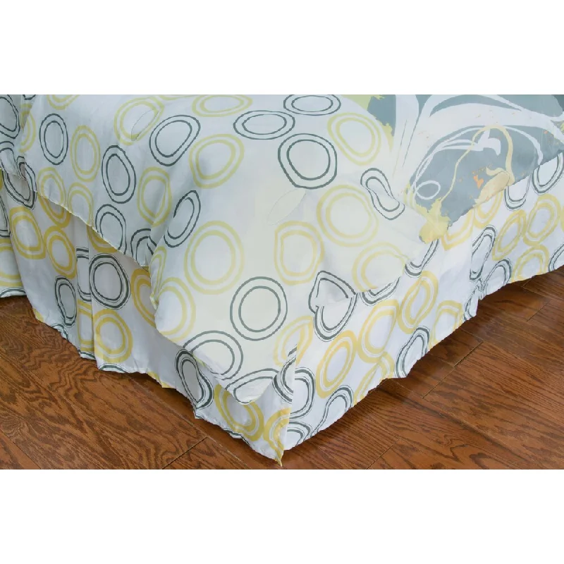 Checkered bed skirts for a classic patternRizzy Home Flowers Microfiber Bedskirt
