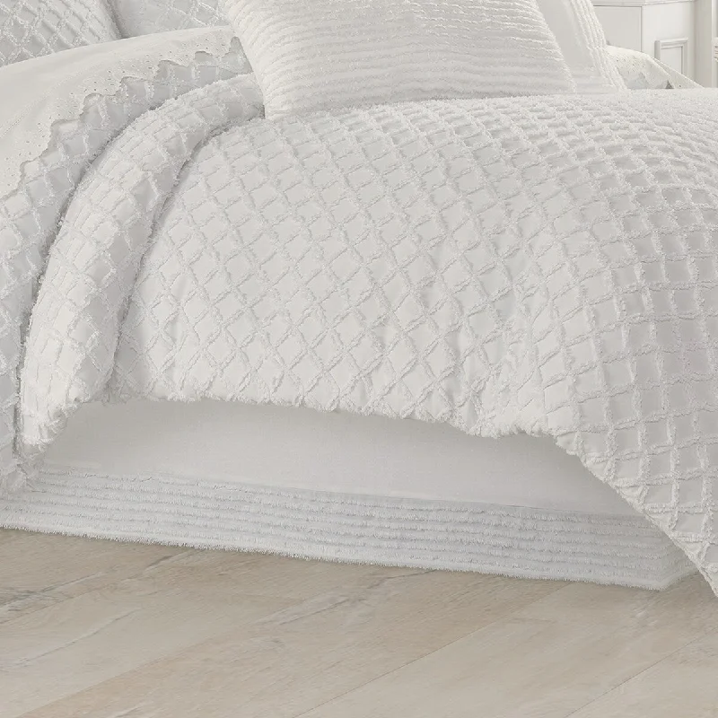 Bed skirts with a beach - themed printLillian Bedskirt