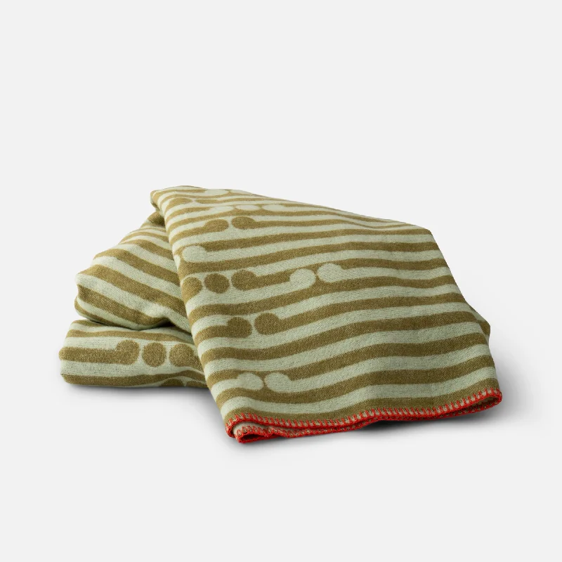 Therapeutic lavender - scented sleep blanketsLinen blankets with a rustic and textured lookEmerging Lines Flannel Throw Therapeutic lavender - scented sleep blanketsLinen blankets with a rustic and textured lookEmerging Lines Flannel Throw
