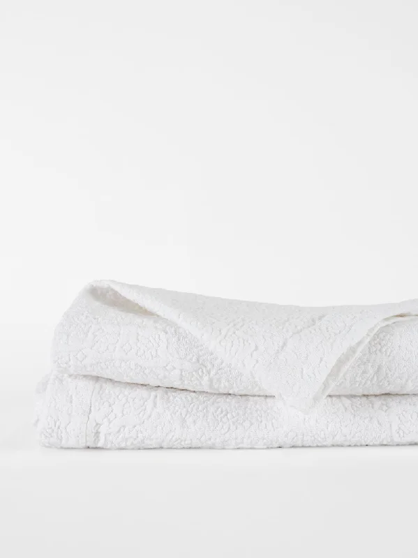 Sheet Sets with Multiple Pillowcase OptionsAntik Matelasse Throw