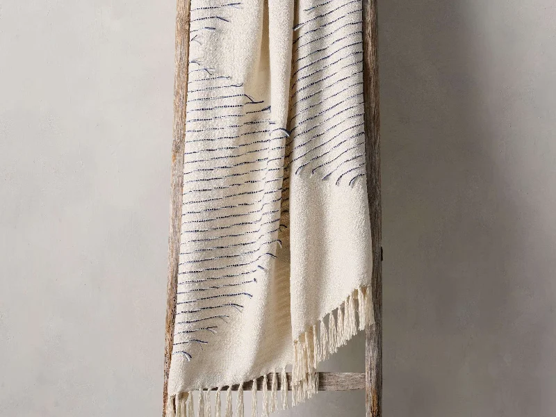 Weighted deep - pressure therapy blanketsRecycled polyester blankets for an eco - conscious optionCentros Outdoor Throw Blanket Weighted deep - pressure therapy blanketsRecycled polyester blankets for an eco - conscious optionCentros Outdoor Throw Blanket