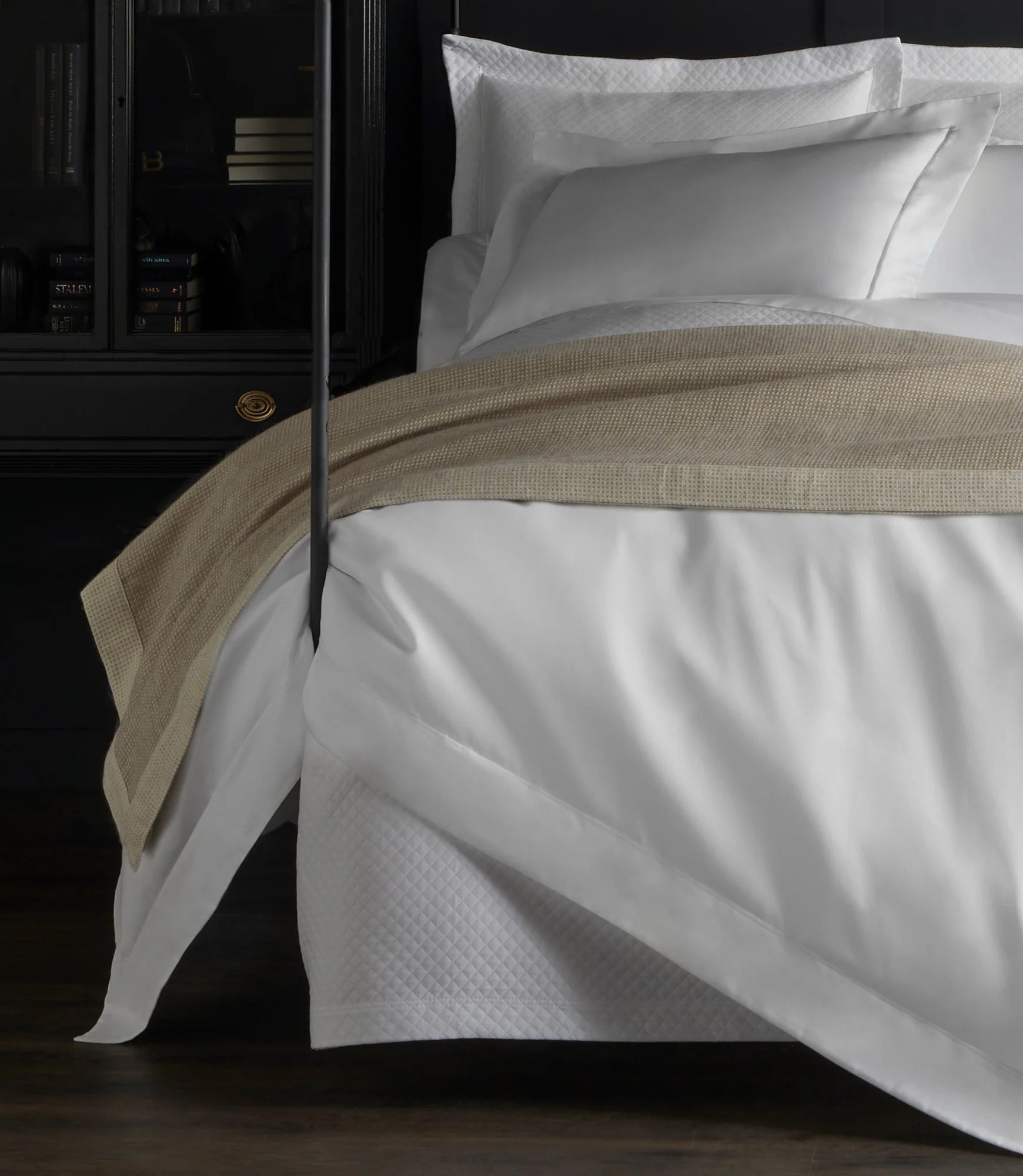 Linen & Pearl