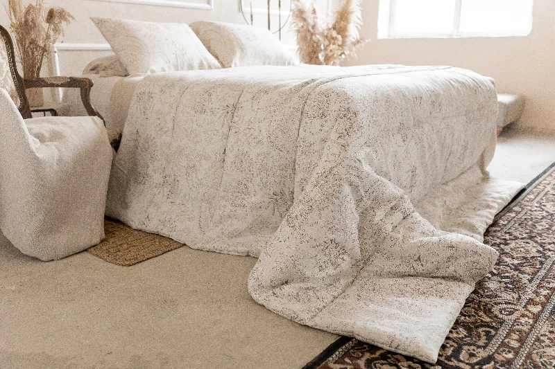 Ultra - soft minky baby swaddle blanketsWool blankets with natural warmth and insulationWarm Hemp Linen Comforter "Monogram" Blanket Quilt Duvet insert filled organic Hemp Fiber filler in Linen fabric Full Twin Queen Custom size Ultra - soft minky baby swaddle blanketsWool blankets with natural warmth and insulationWarm Hemp Linen Comforter "Monogram" Blanket Quilt Duvet insert filled organic Hemp Fiber filler in Linen fabric Full Twin Queen Custom size