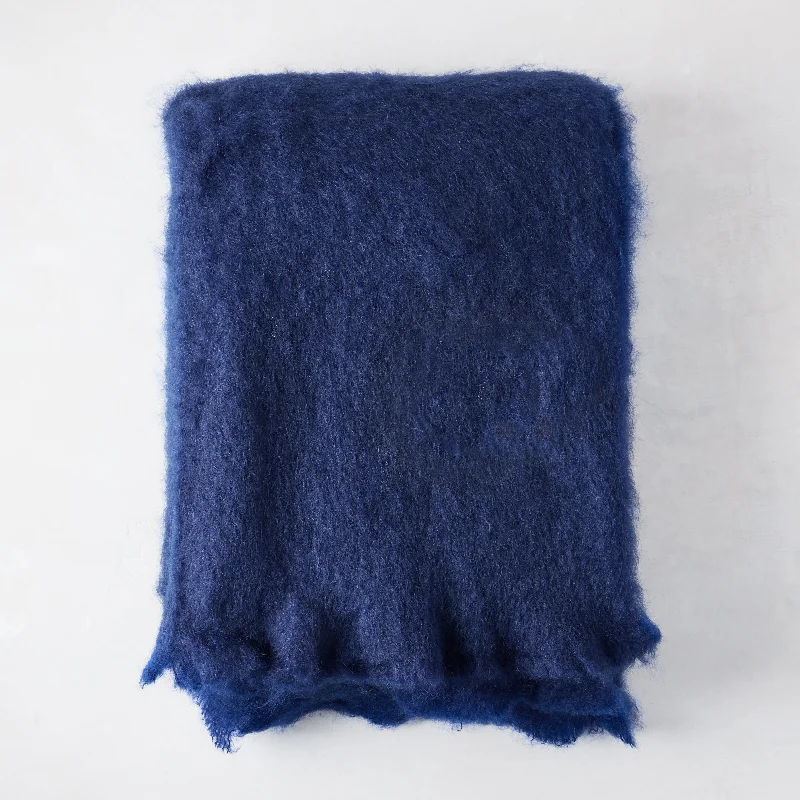 Traditional patchwork quilted bed blanketsRecycled polyester blankets for an eco - conscious optionMantas Ezcaray Blue Mohair Throw Traditional patchwork quilted bed blanketsRecycled polyester blankets for an eco - conscious optionMantas Ezcaray Blue Mohair Throw