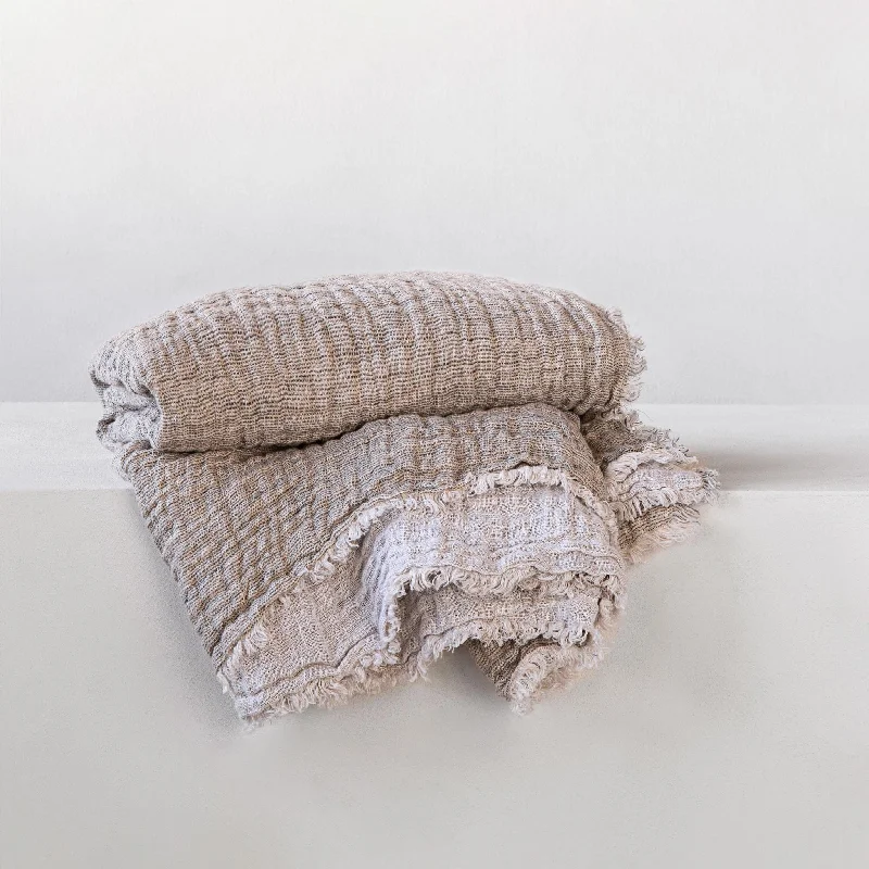 Knitted chunky cable knit throw blankets​Crush Double Linen Throw Blanket  - Petra/Kali