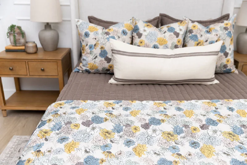 Chunky knit wool - blend throw blankets​Victoria Luxe Blanket
