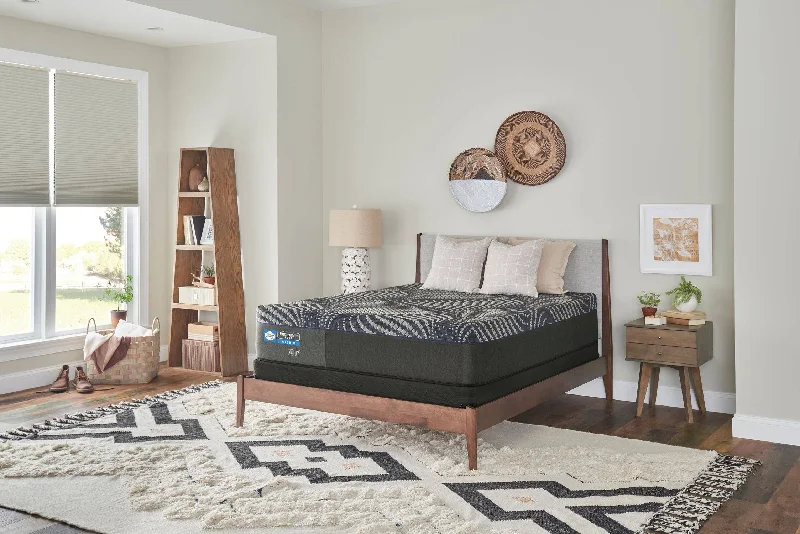 Wool - filled mattresses for natural insulation and moisture - wickingSealy Posturepedic® Plus Albany Medium 13" Hybrid Mattress Wool - filled mattresses for natural insulation and moisture - wickingSealy Posturepedic® Plus Albany Medium 13" Hybrid Mattress