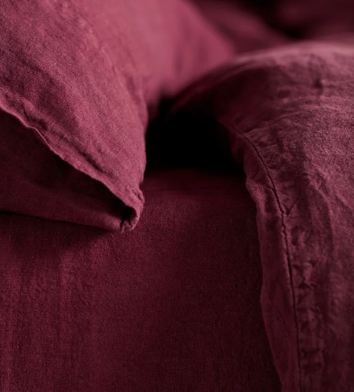 Moisture - Wicking Cotton Sheets for a Dry and Comfortable SleepBeetroot 100% Linen Fitted Sheet