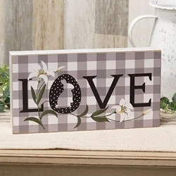 Bed skirts with a scalloped hem for a charming detailBuffalo Check Lily & Bunny "Love" Box Sign