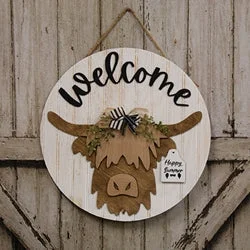 Bed skirts with a tropical print for a vacation - inspired feelWelcome Highland Cow Sign w/12 Seasonal Ear Tags