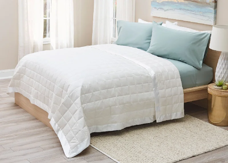 Super soft microfiber baby blanketsChenille blankets with a thick and fuzzy textureDown Decor Oversized Down Blanket Super soft microfiber baby blanketsChenille blankets with a thick and fuzzy textureDown Decor Oversized Down Blanket