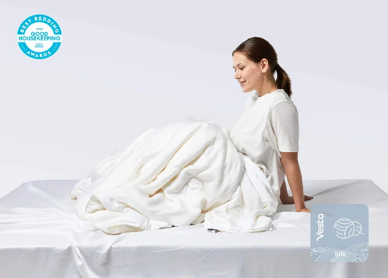 Polyester - Cotton Blend Sheets for Durability and ComfortPremium Silk Duvet Max
