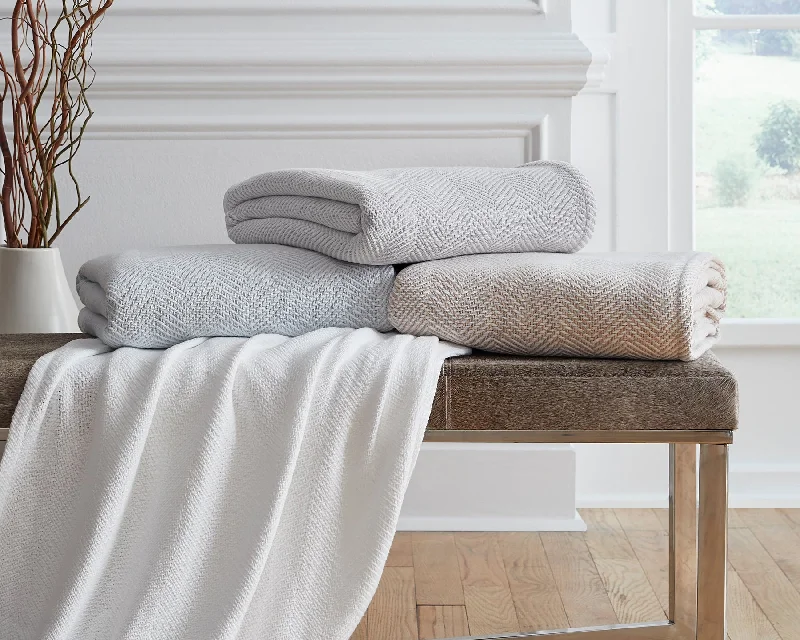 Oversized fleece throw blankets for couchCotton blankets for breathability and a lightweight feelCamilo | Blanket Cover Oversized fleece throw blankets for couchCotton blankets for breathability and a lightweight feelCamilo | Blanket Cover